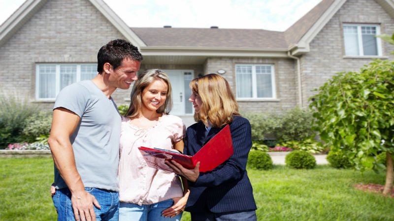 2 Benefits of Applying for an FHA Loan in FL to Acquire Your First Home